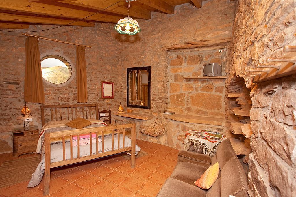 Masia Massanes Hostal Tiurana Exterior foto