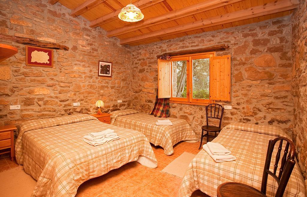 Masia Massanes Hostal Tiurana Exterior foto